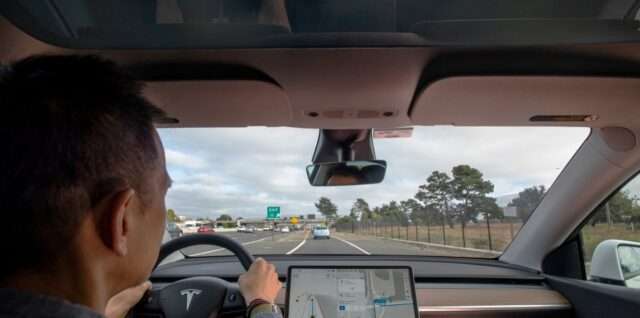 Tesla FSD Terawasi di Belanda - Mobil Listrik Modern